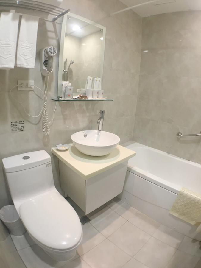 Royal Hotel Tajpej Buitenkant foto
